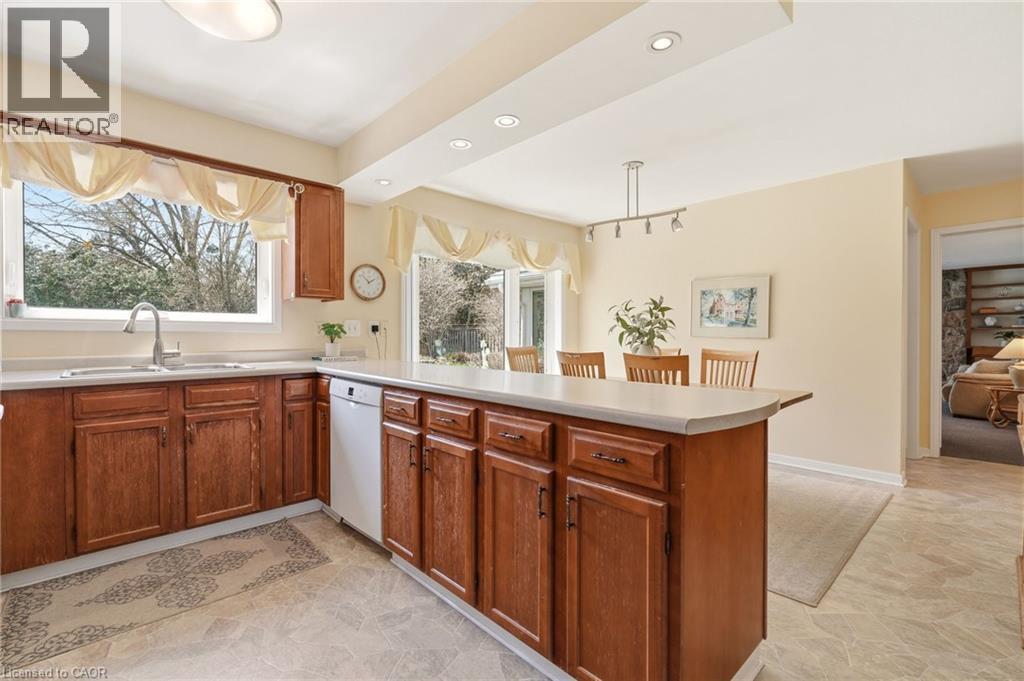 360 Pomona Avenue, Burlington, ON - Indoor Photo Showing Kitchen With Double Sink