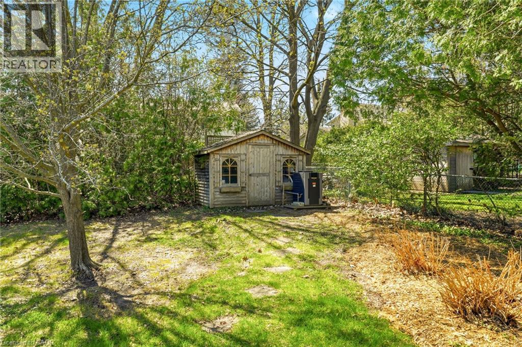 360 Pomona Avenue, Burlington, ON - Outdoor