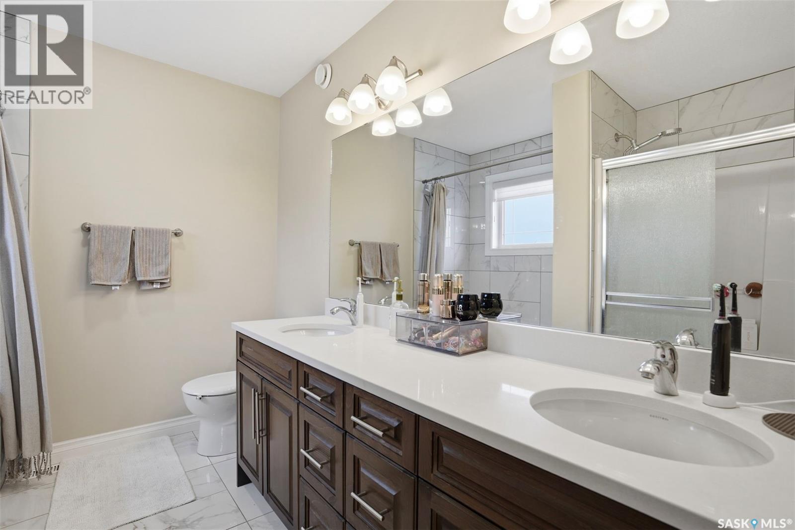 106 Johns Road, Saskatoon, SK - Indoor Photo Showing Bathroom