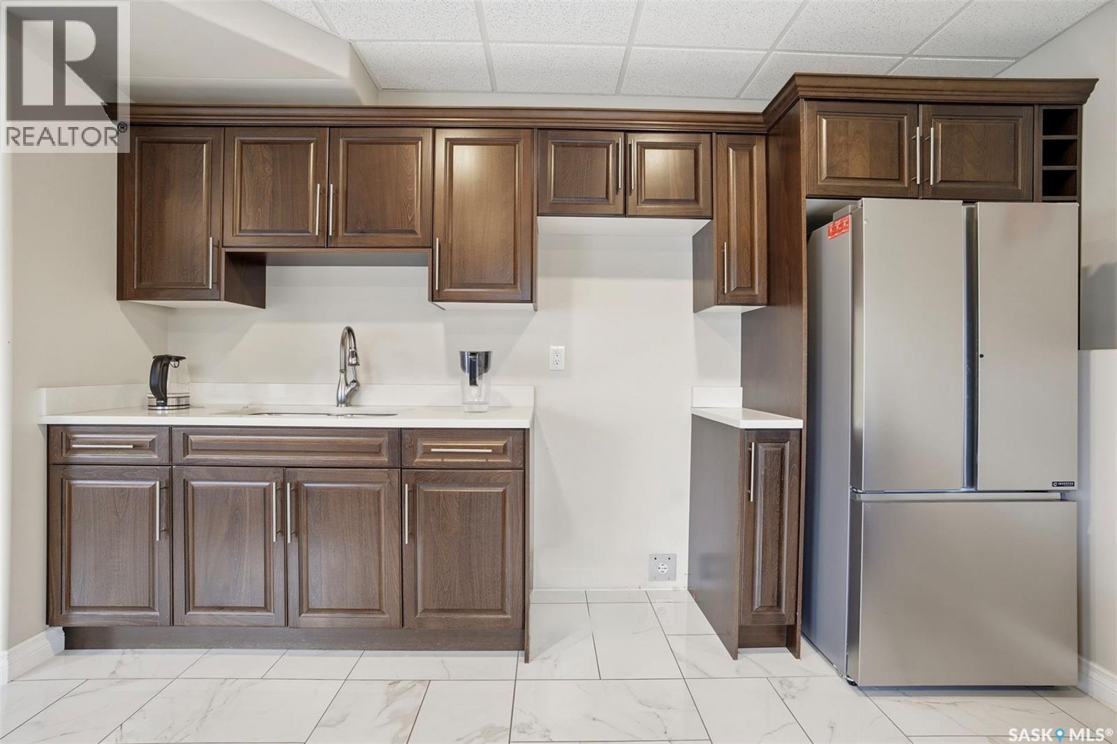106 Johns Road, Saskatoon, SK - Indoor Photo Showing Kitchen