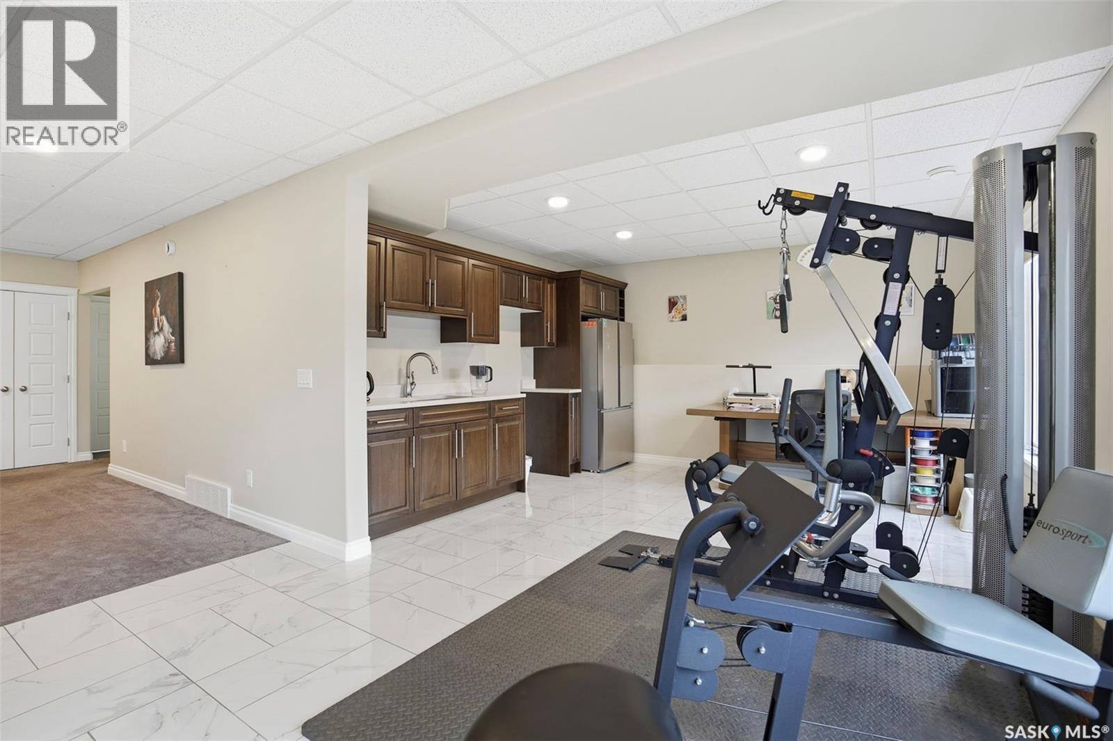 106 Johns Road, Saskatoon, SK - Indoor Photo Showing Gym Room