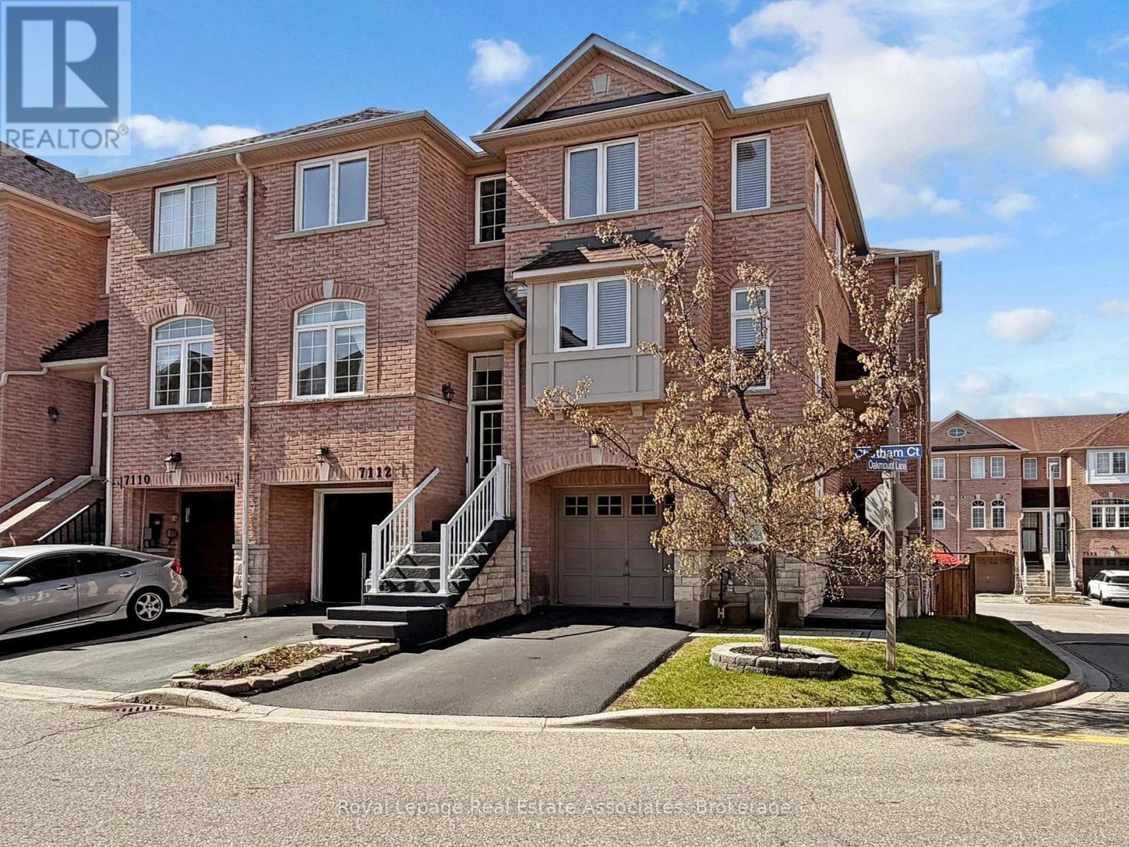 7114 Chatham Court, Mississauga, ON - Outdoor With Facade