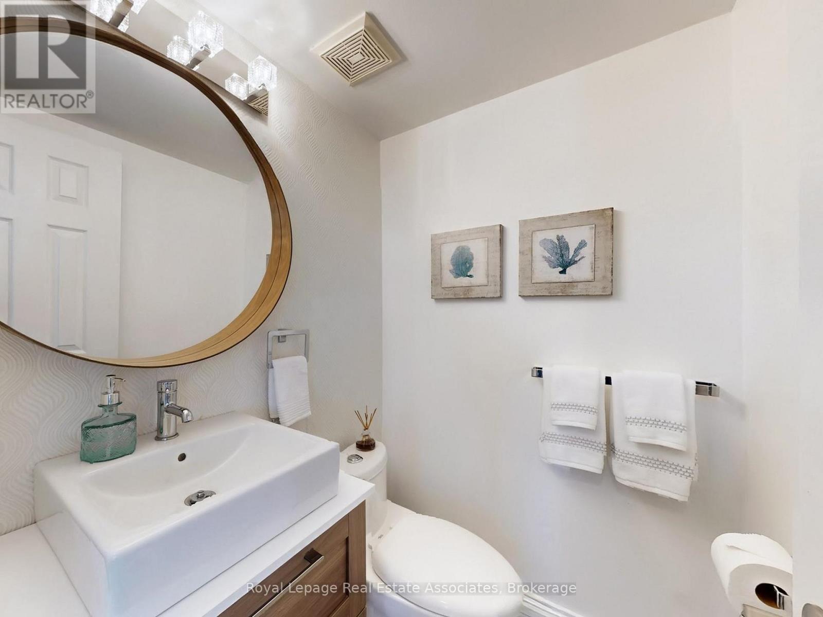 7114 Chatham Court, Mississauga, ON - Indoor Photo Showing Bathroom