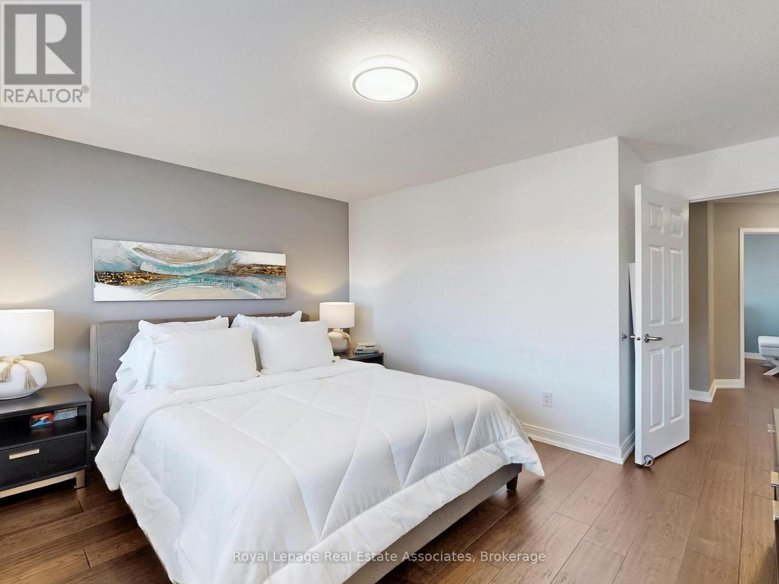 7114 Chatham Court, Mississauga, ON - Indoor Photo Showing Bedroom