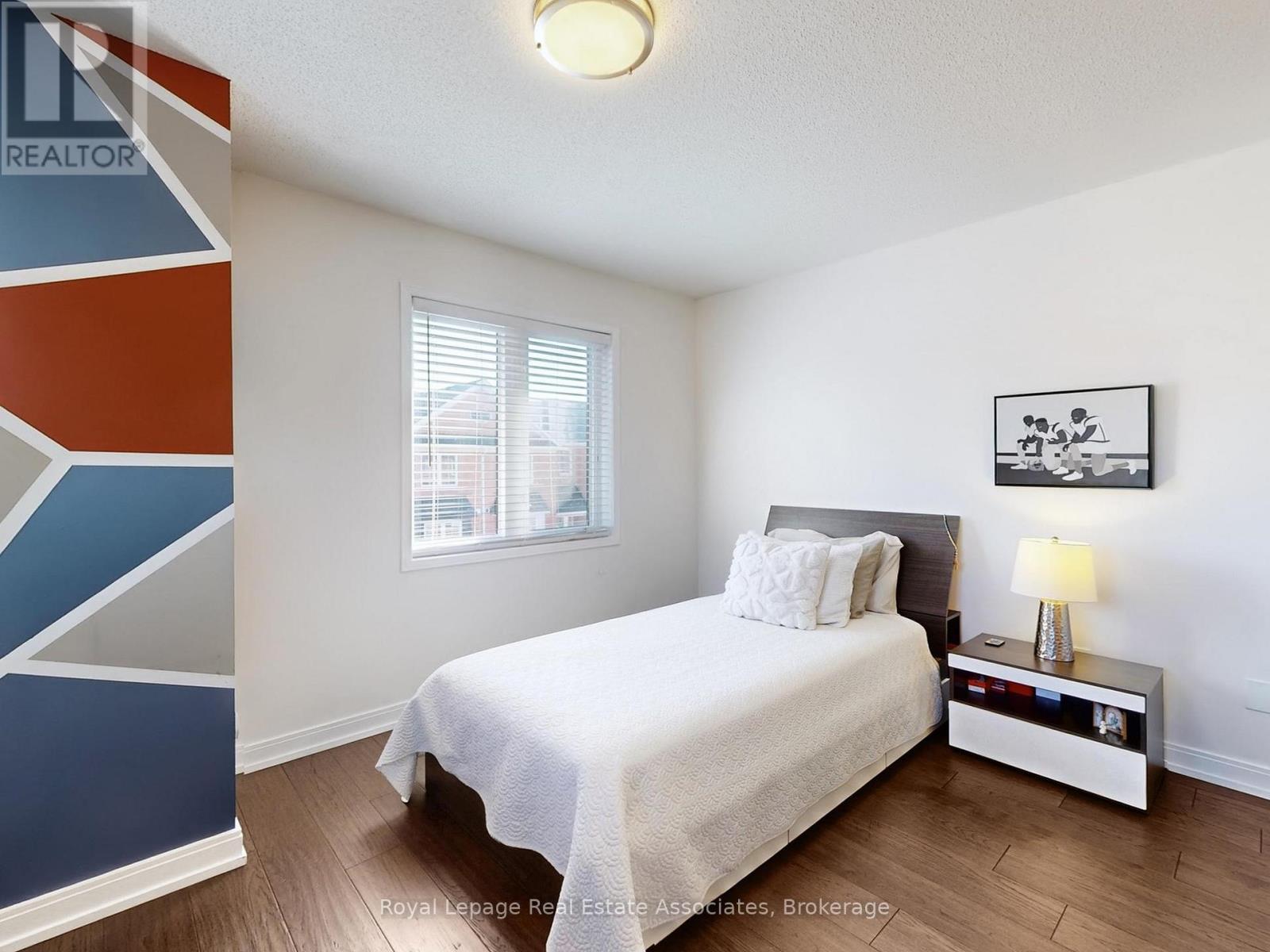 7114 Chatham Court, Mississauga, ON - Indoor Photo Showing Bedroom