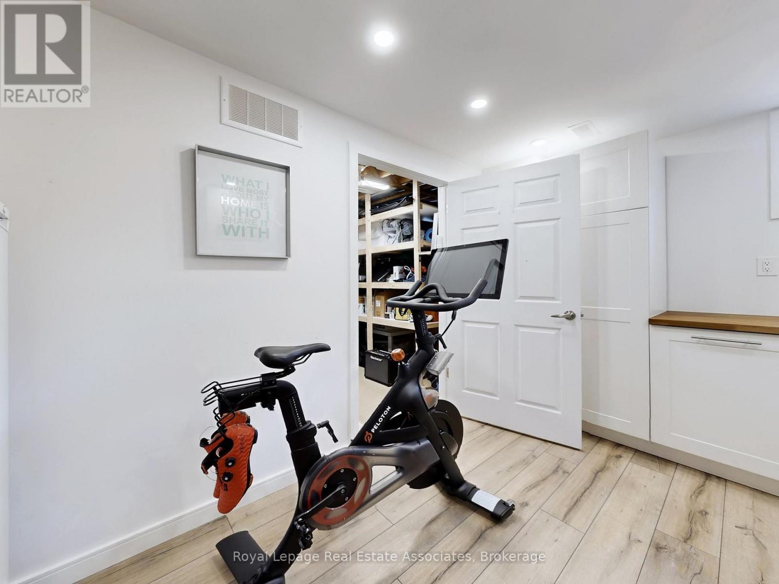 7114 Chatham Court, Mississauga, ON - Indoor Photo Showing Gym Room