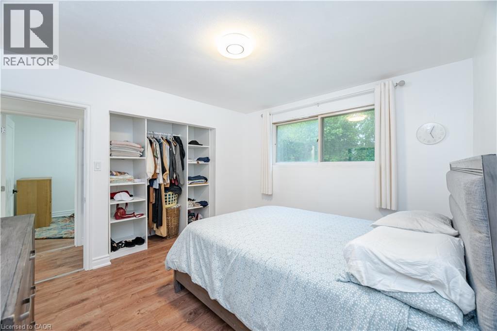 297 Mohawk Road W, Hamilton, ON - Indoor Photo Showing Bedroom