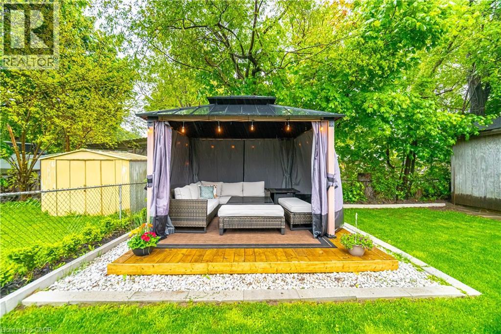 297 Mohawk Road W, Hamilton, ON - Outdoor