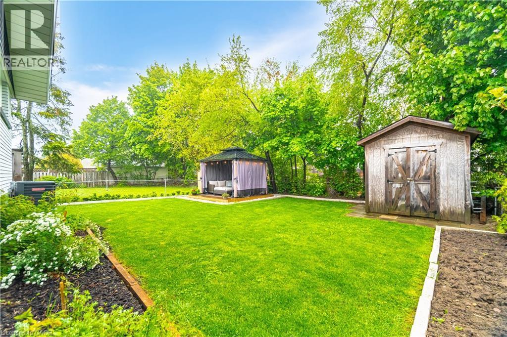 297 Mohawk Road W, Hamilton, ON - Outdoor With Backyard