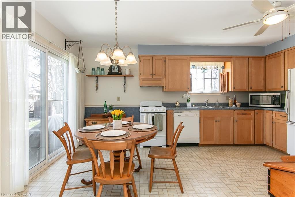 70 Inwood Crescent, Kitchener, ON - Indoor Photo Showing Dining Room