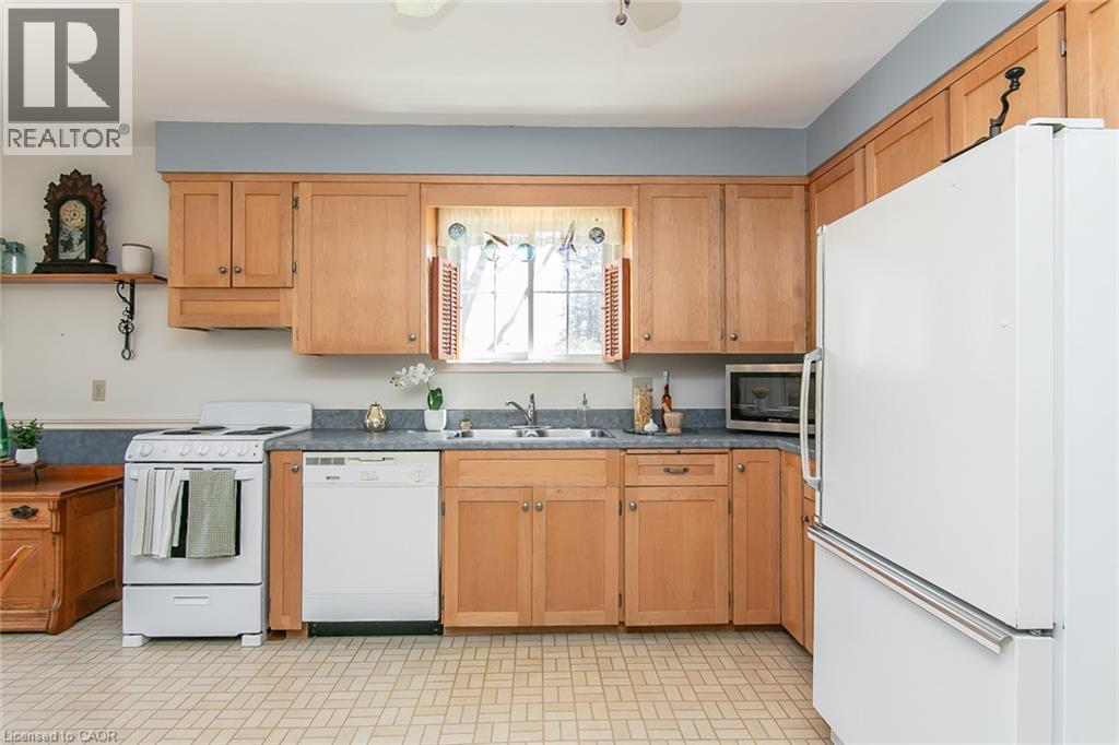 70 Inwood Crescent, Kitchener, ON - Indoor Photo Showing Kitchen With Double Sink