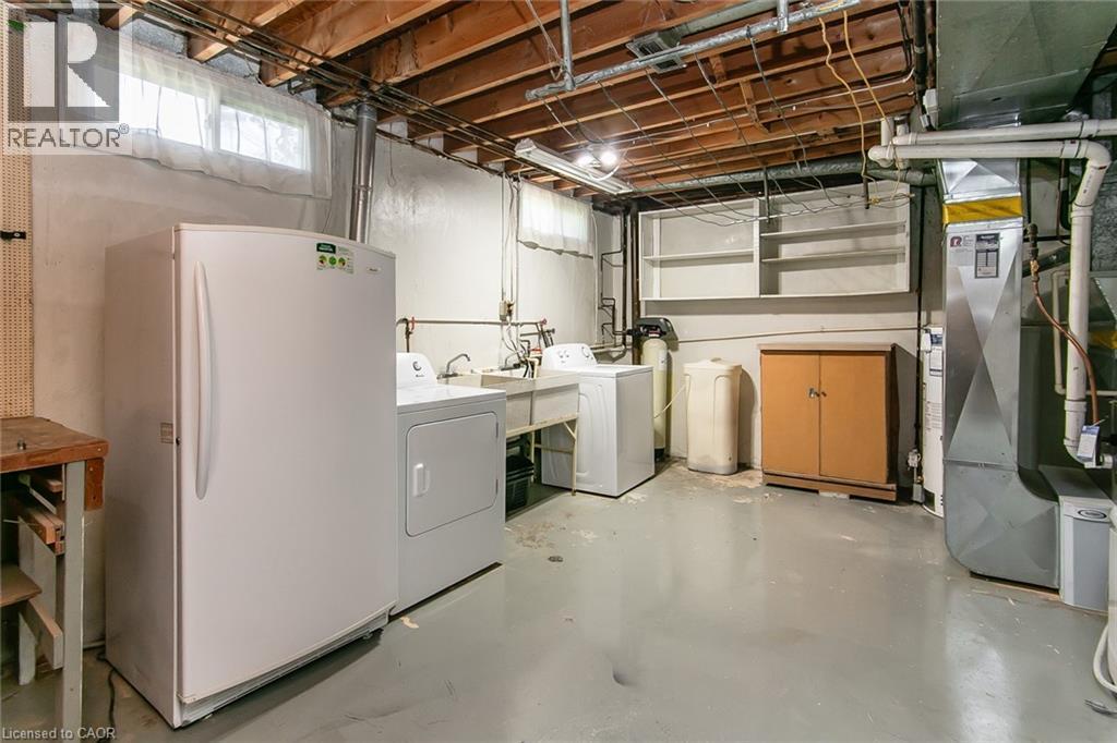 70 Inwood Crescent, Kitchener, ON - Indoor Photo Showing Laundry Room