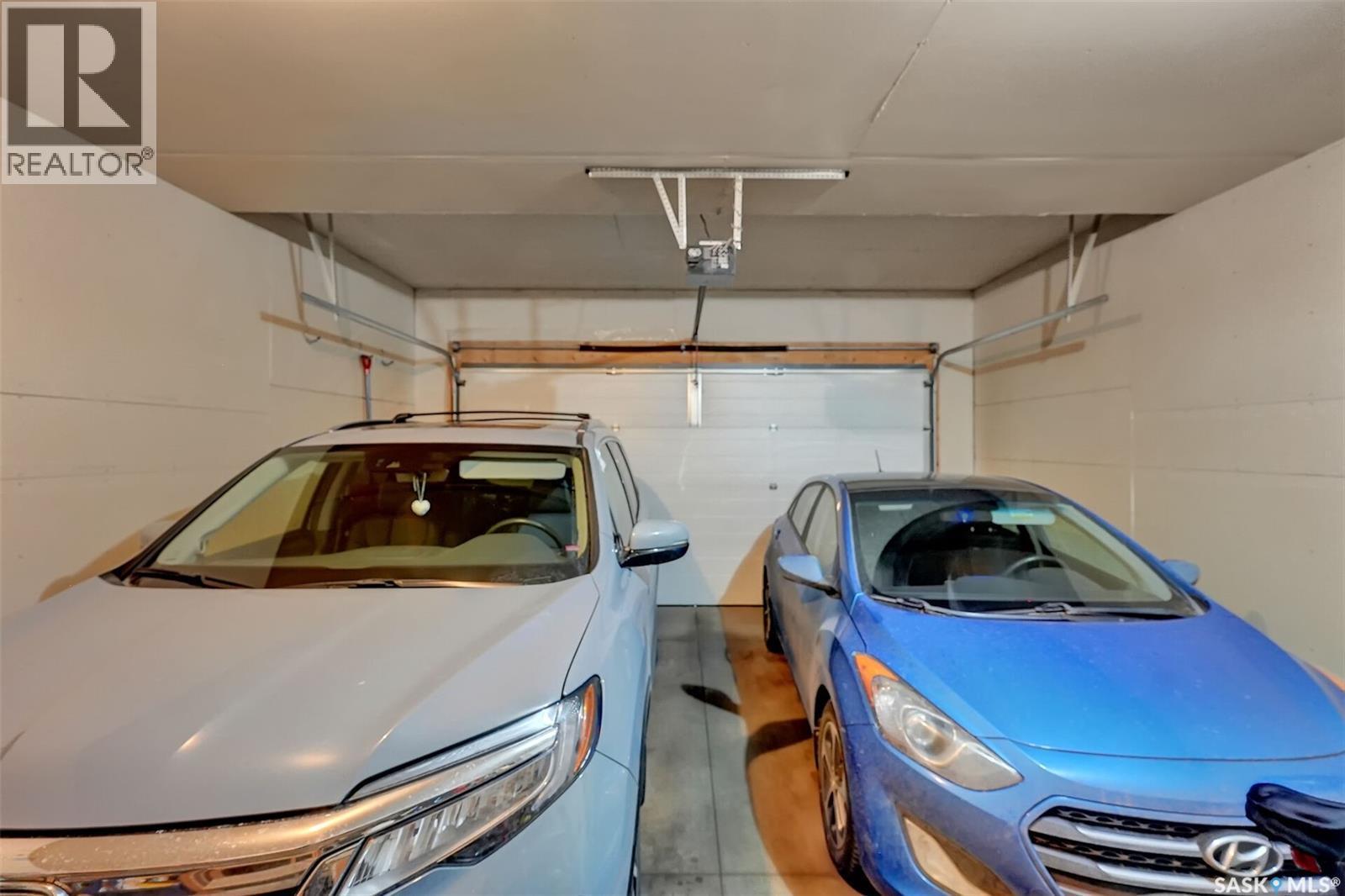 4217 Preston Crescent, Regina, SK - Indoor Photo Showing Garage