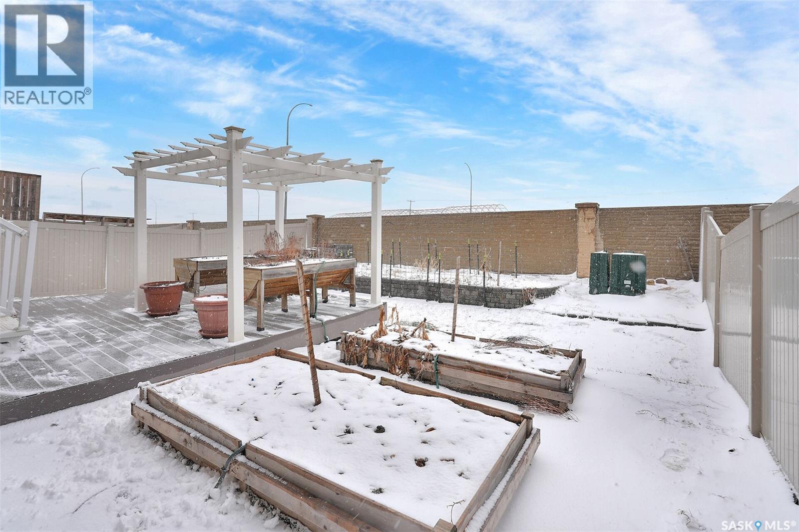 4217 Preston Crescent, Regina, SK - Outdoor With Deck Patio Veranda