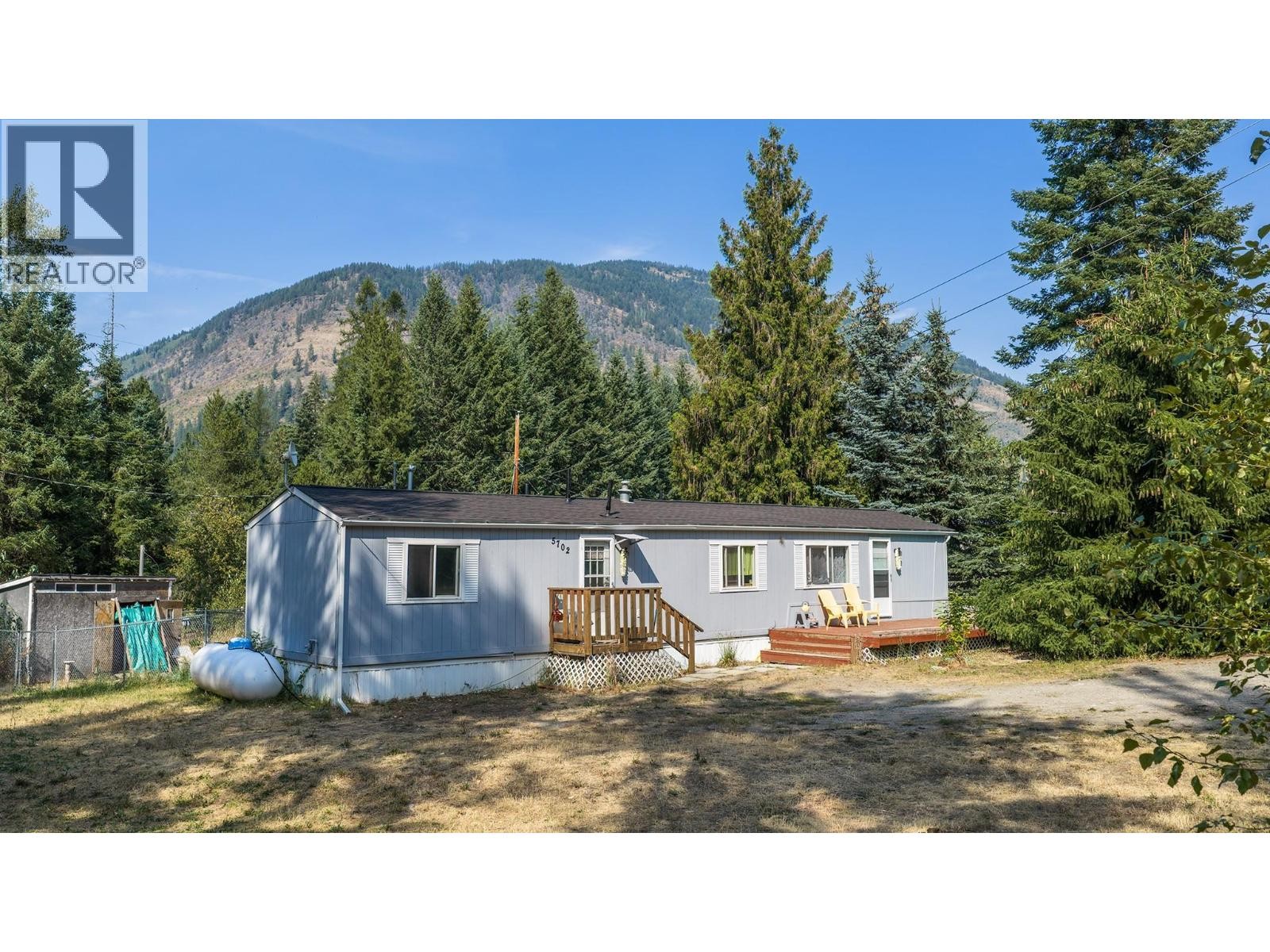 5702 Bertha Road, Kitchener, BC