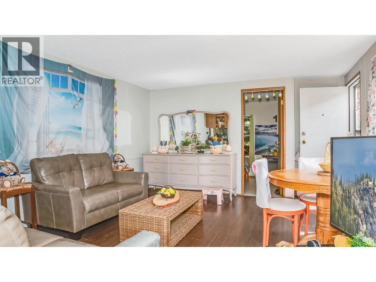 5702 Bertha Road, Kitchener, BC