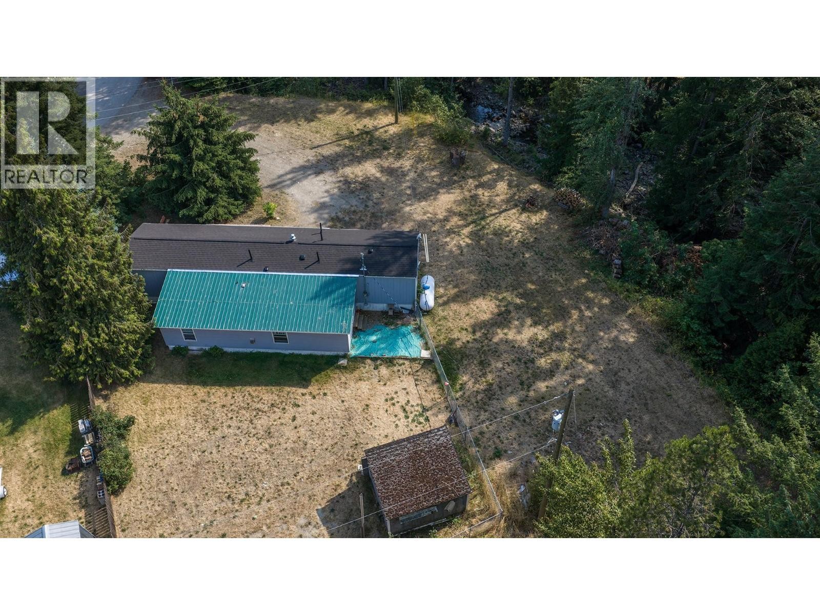 5702 Bertha Road, Kitchener, BC