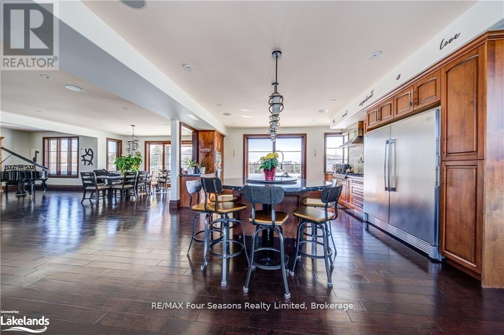 12 Windrose Valley Boulevard, Clearview, ON - Indoor Photo Showing Dining Room
