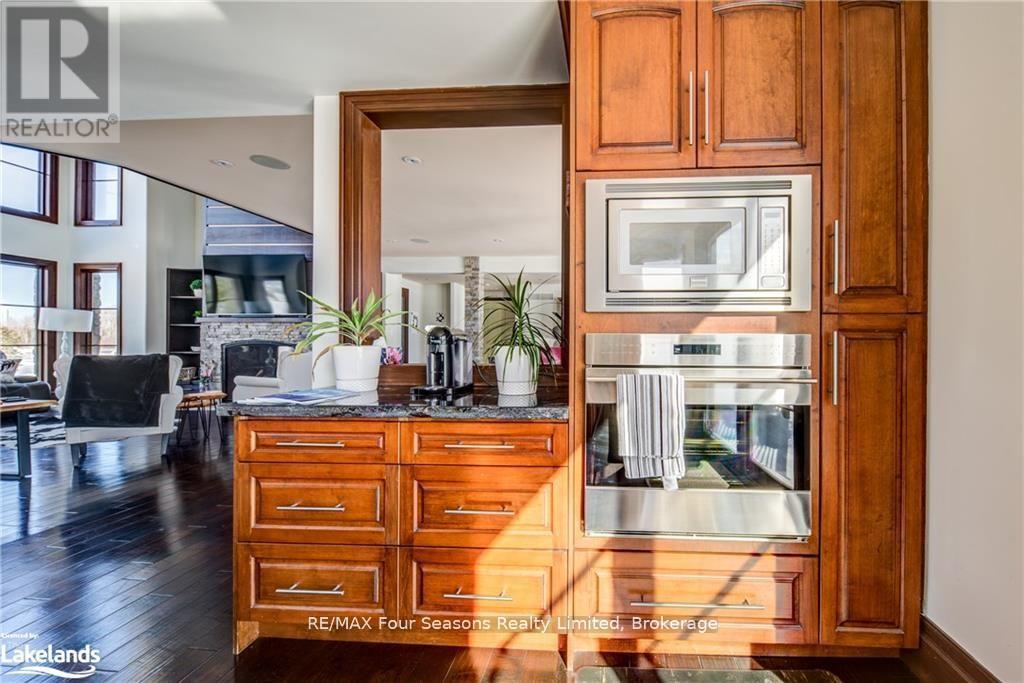 12 Windrose Valley Boulevard, Clearview, ON - Indoor With Fireplace