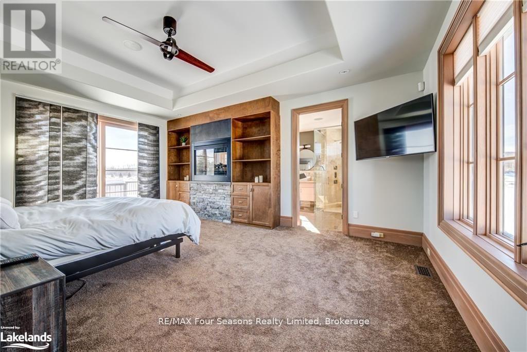 12 Windrose Valley Boulevard, Clearview, ON - Indoor Photo Showing Bedroom