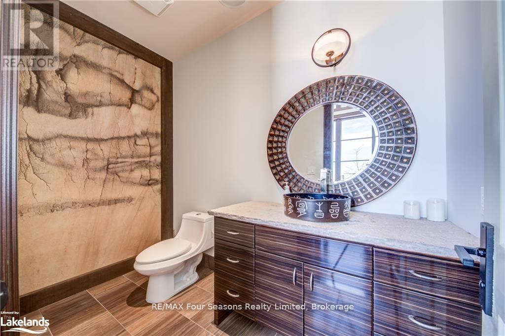 12 Windrose Valley Boulevard, Clearview, ON - Indoor Photo Showing Bathroom