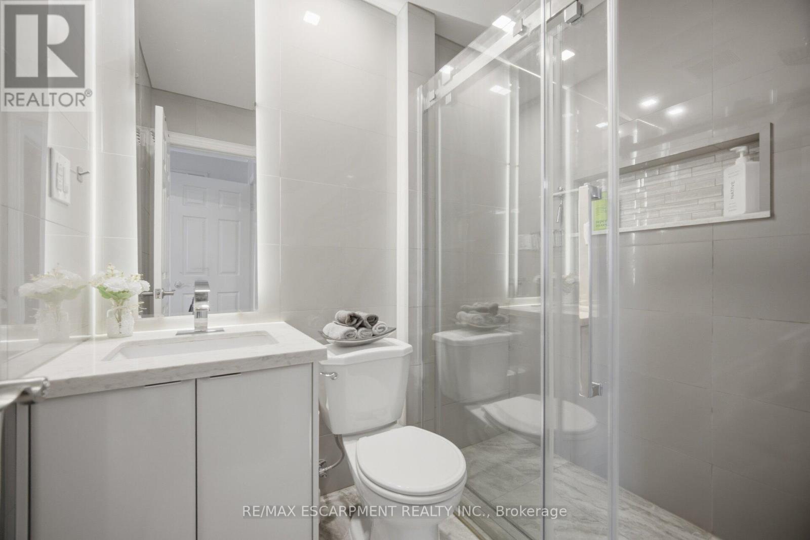 4302 Highgate Crescent, Mississauga, ON - Indoor Photo Showing Bathroom
