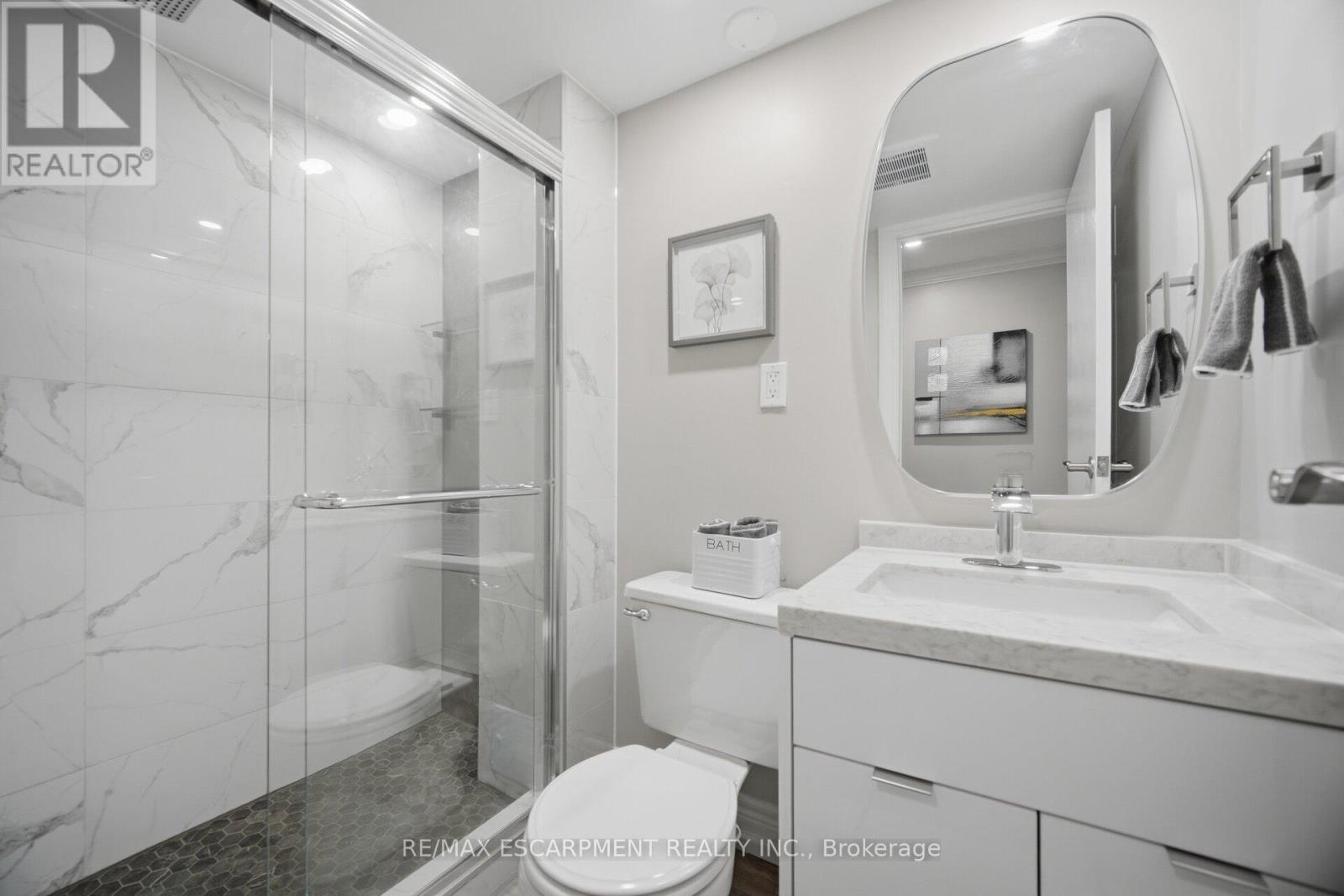 4302 Highgate Crescent, Mississauga, ON - Indoor Photo Showing Bathroom