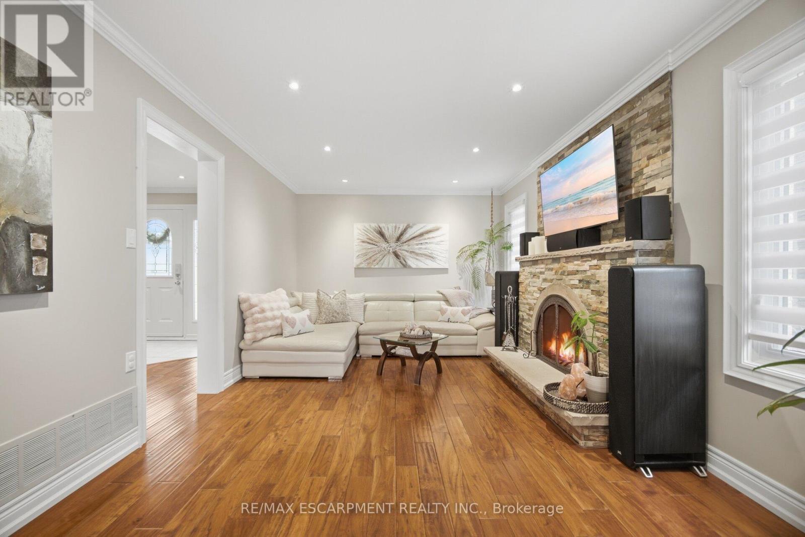 4302 Highgate Crescent, Mississauga, ON - Indoor With Fireplace