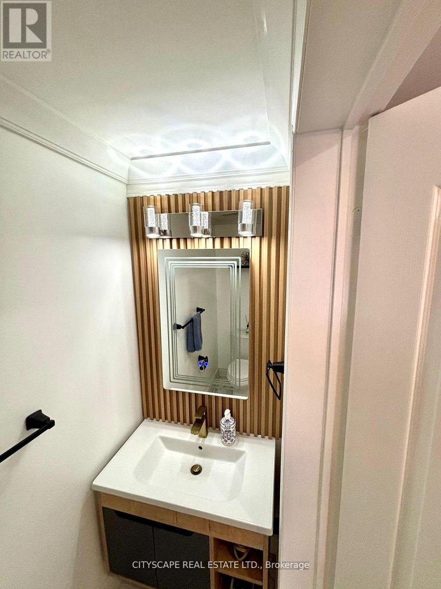 3974 Stardust Drive, Mississauga, ON - Indoor Photo Showing Bathroom