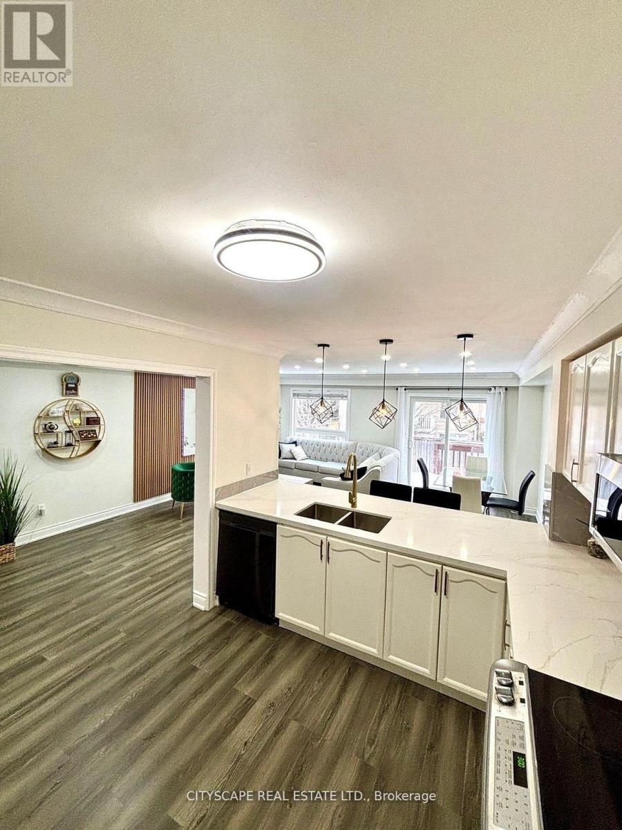 3974 Stardust Drive, Mississauga, ON - Indoor