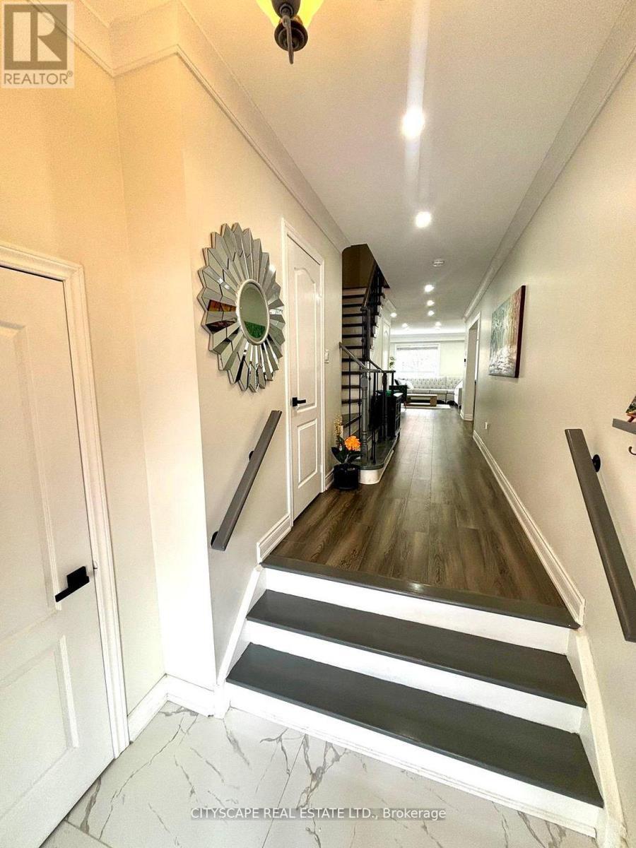 3974 Stardust Drive, Mississauga, ON - Indoor Photo Showing Other Room