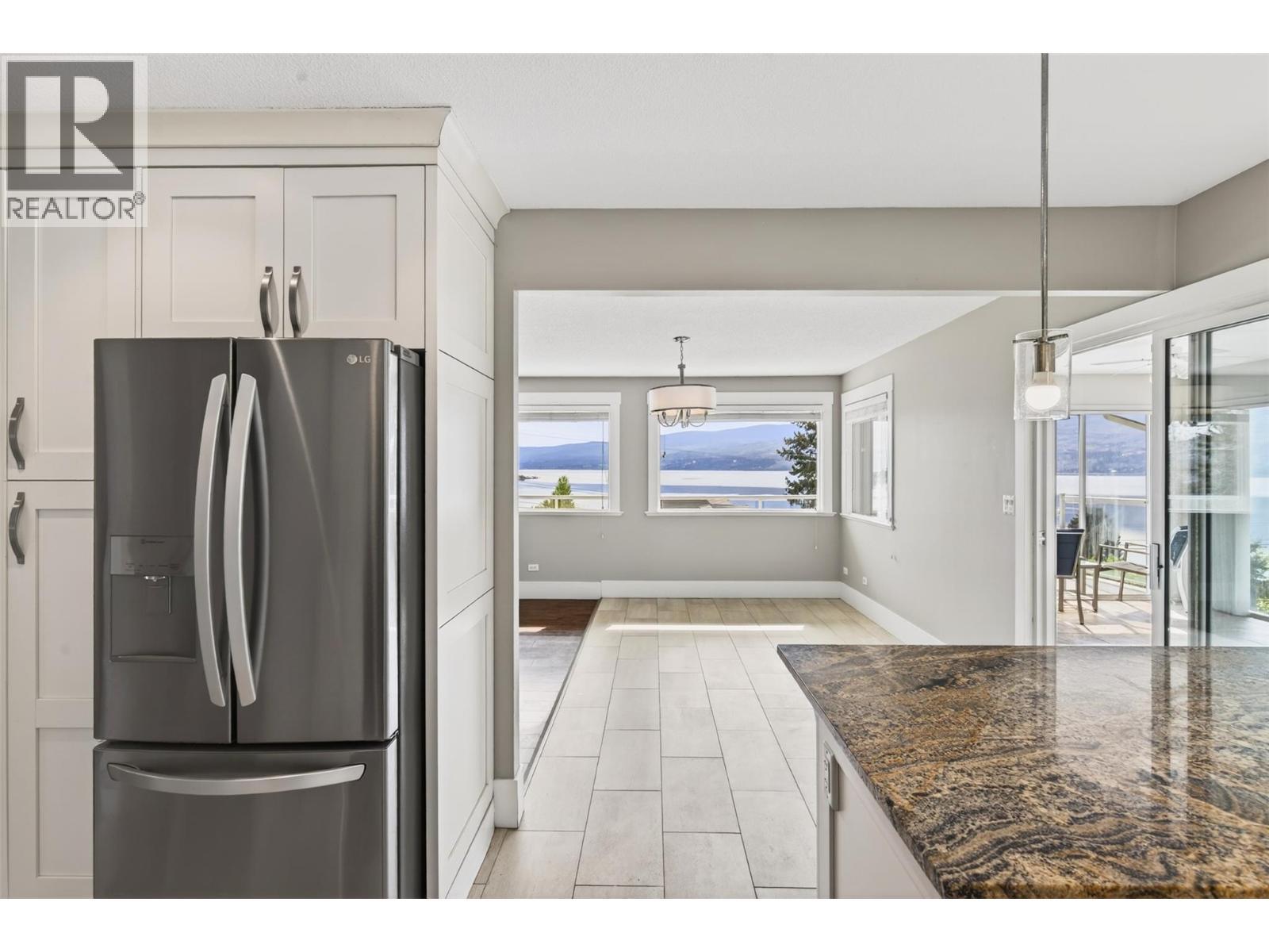 3940 Angus Drive, West Kelowna, BC - Indoor Photo Showing Kitchen