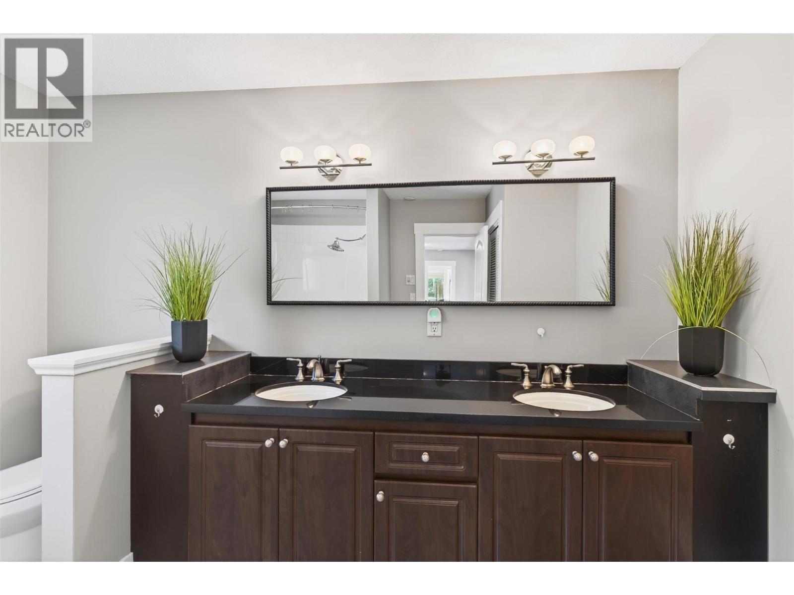 3940 Angus Drive, West Kelowna, BC - Indoor Photo Showing Bathroom