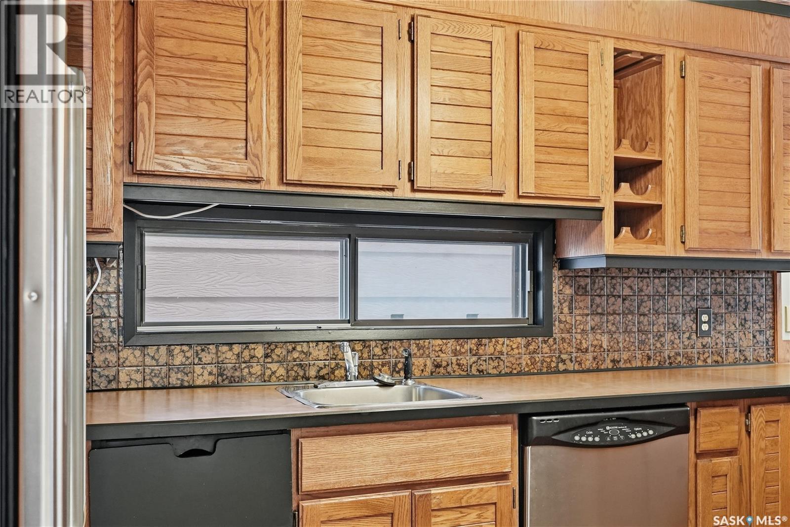 622 Costigan Way, Saskatoon, SK - Indoor Photo Showing Kitchen