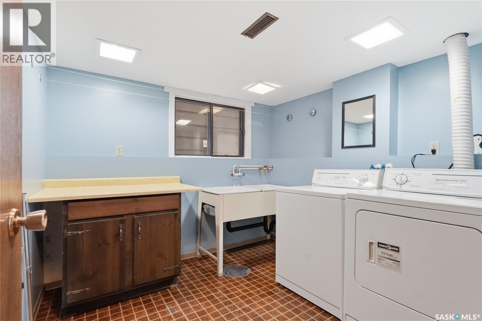 622 Costigan Way, Saskatoon, SK - Indoor Photo Showing Laundry Room