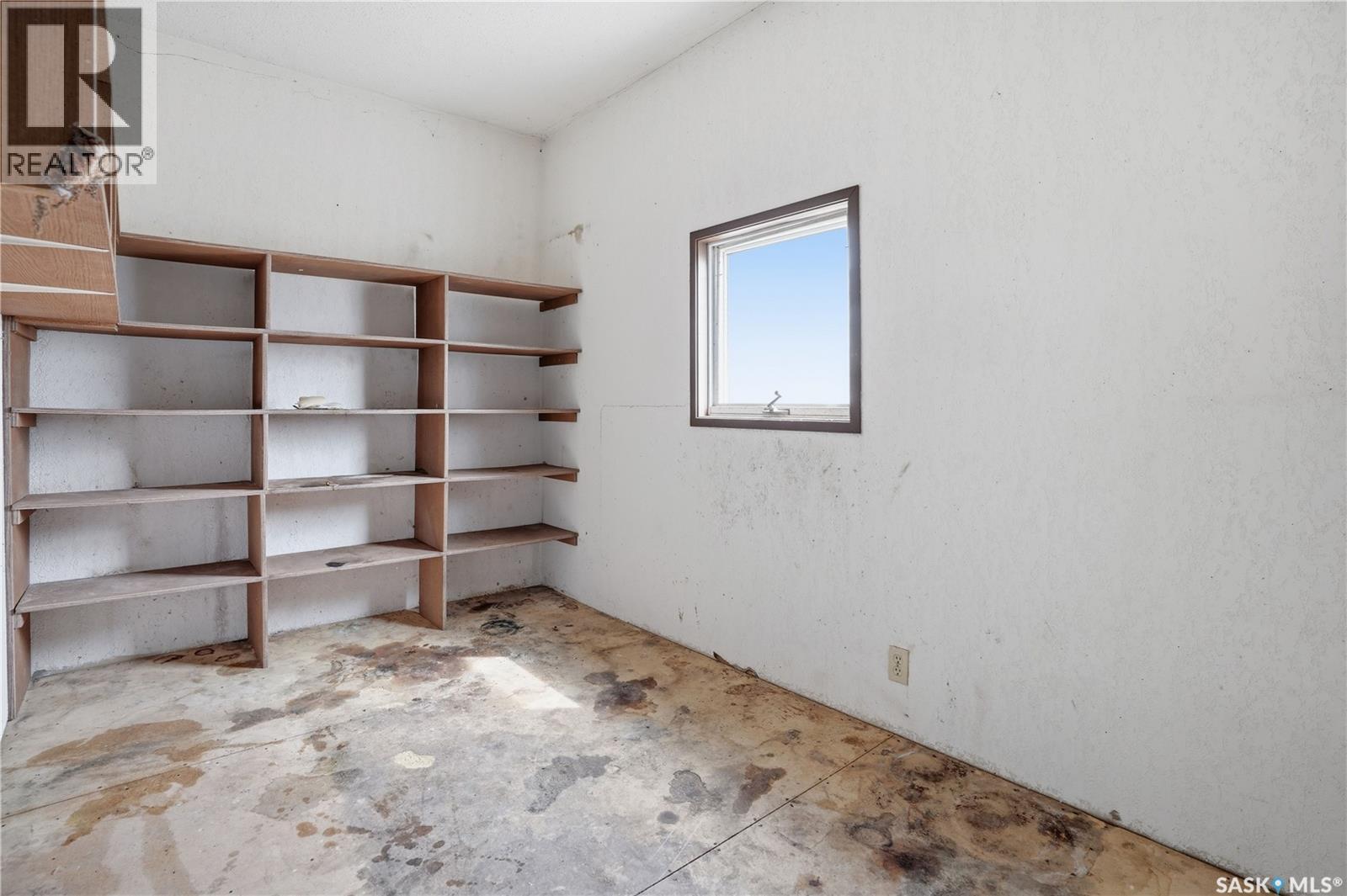 98 Main Street, Lang, SK - Indoor Photo Showing Other Room