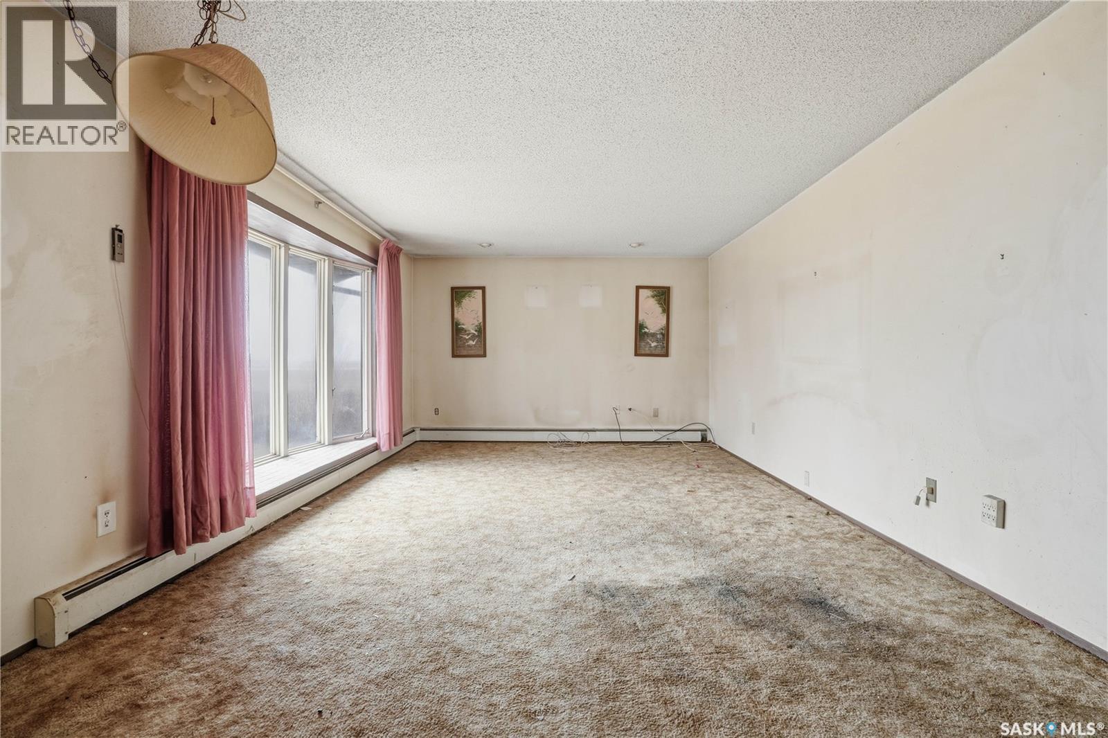 98 Main Street, Lang, SK - Indoor Photo Showing Other Room