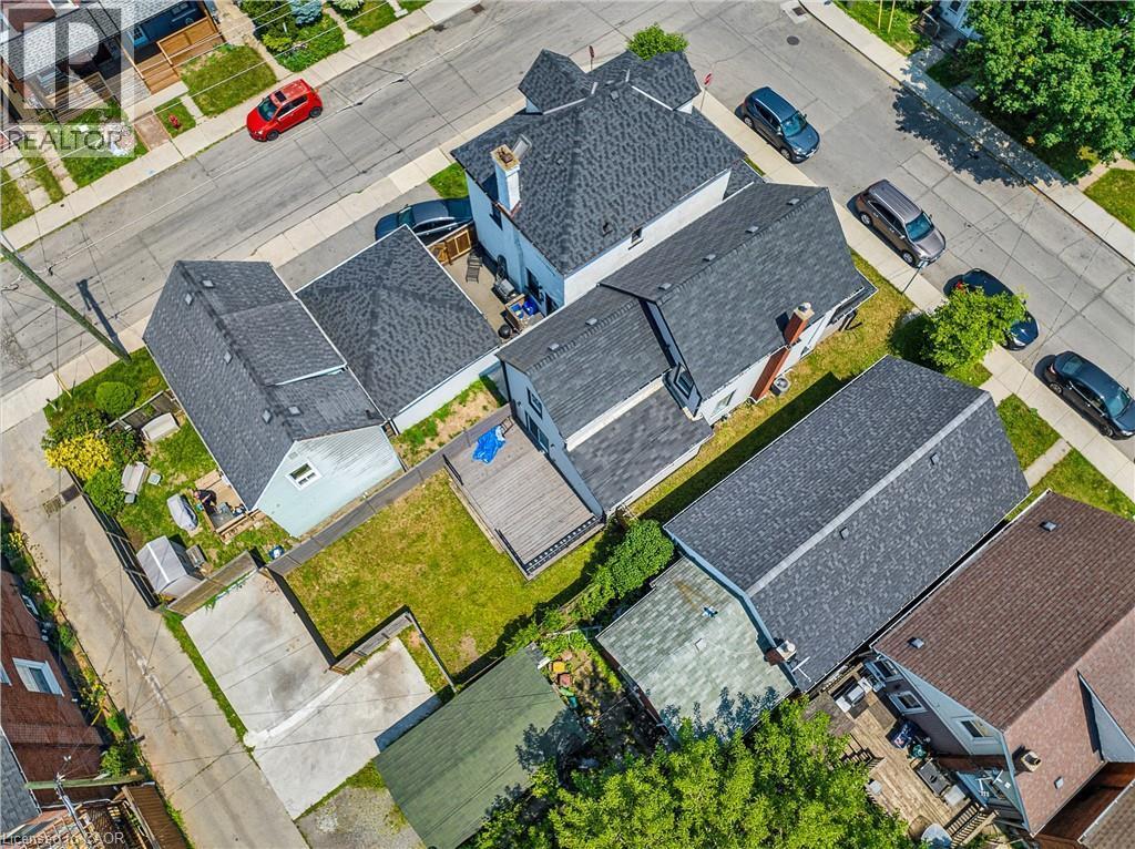 221 Rosslyn Avenue N, Hamilton, ON - Outdoor