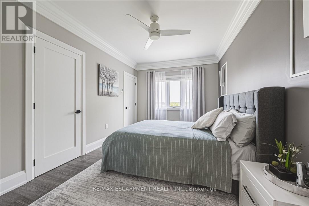 8378 Chippewa Road E, Hamilton, ON - Indoor Photo Showing Bedroom