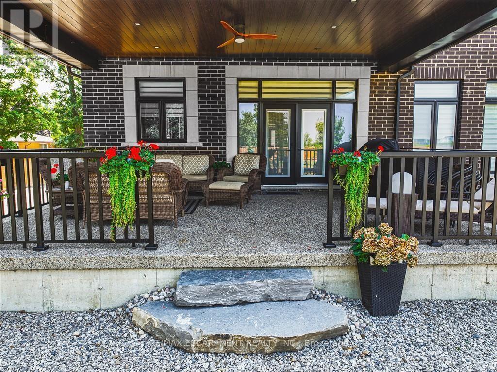 8378 Chippewa Road E, Hamilton, ON - Outdoor With Deck Patio Veranda