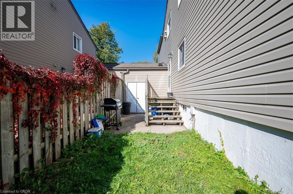168 Silver Aspen Crescent, Kitchener, ON - Outdoor