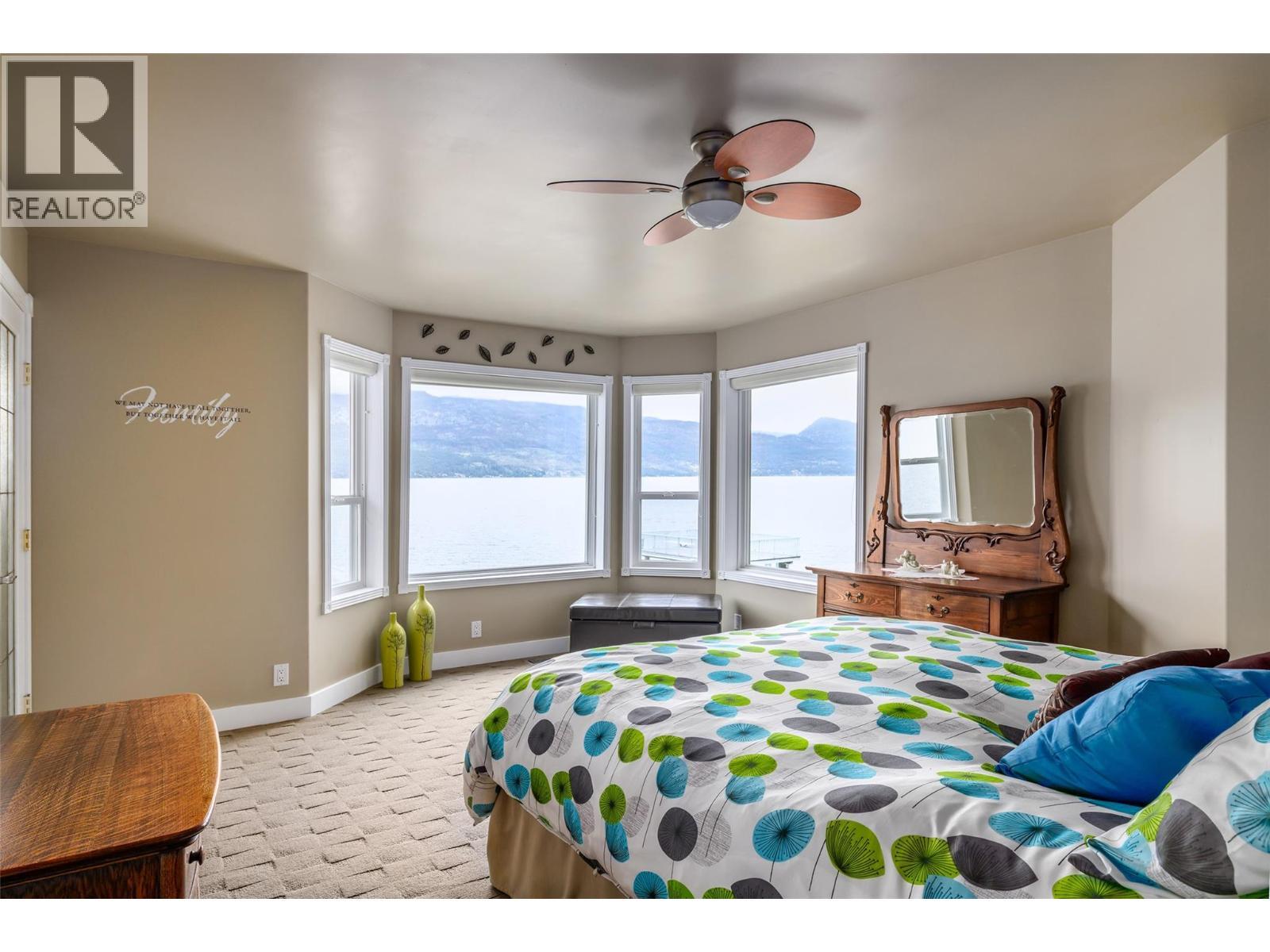 17824 Juniper Cove Road, Lake Country, BC - Indoor Photo Showing Bedroom