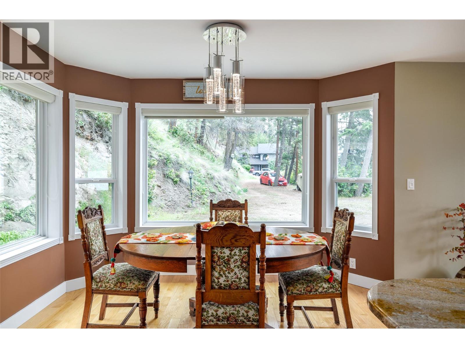17824 Juniper Cove Road, Lake Country, BC - Indoor Photo Showing Dining Room
