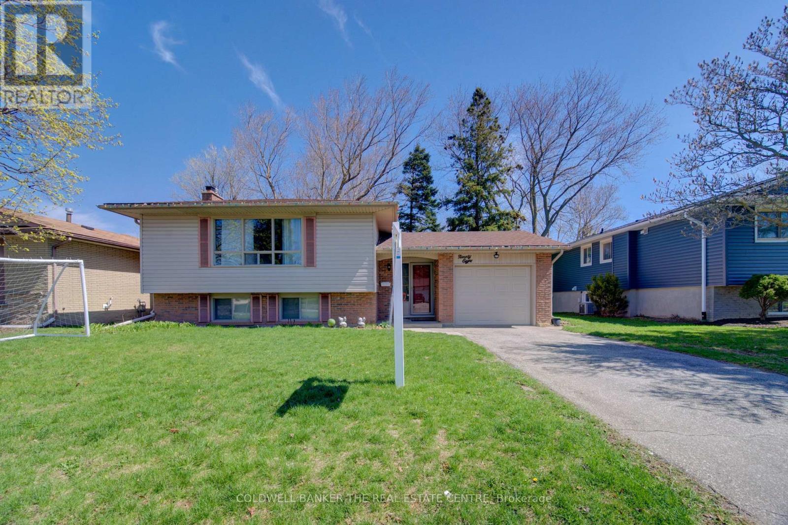 98 Shea Crescent, Kitchener, ON - Outdoor