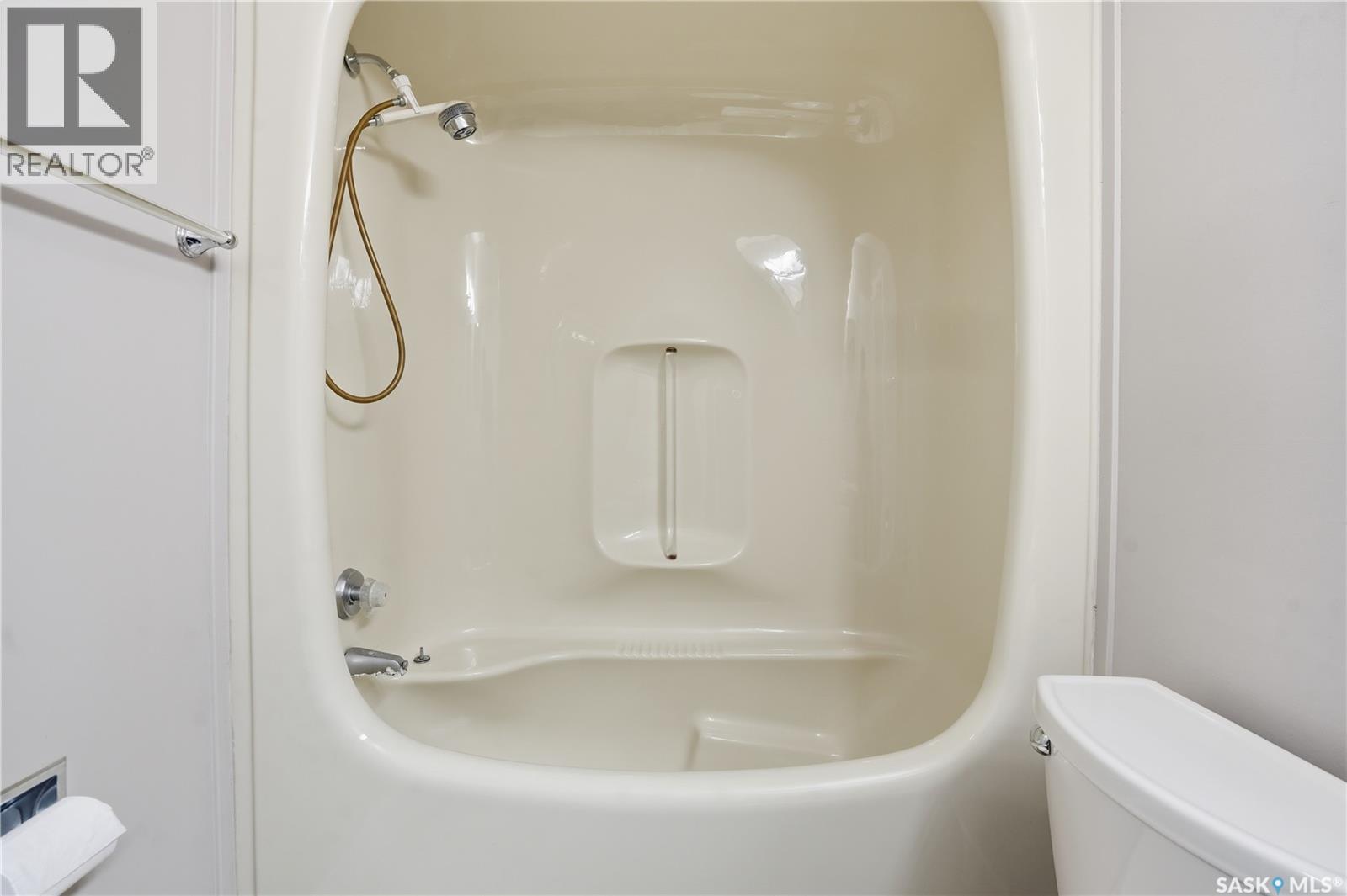 307 2275 Mcintyre Street, Regina, SK - Indoor Photo Showing Bathroom