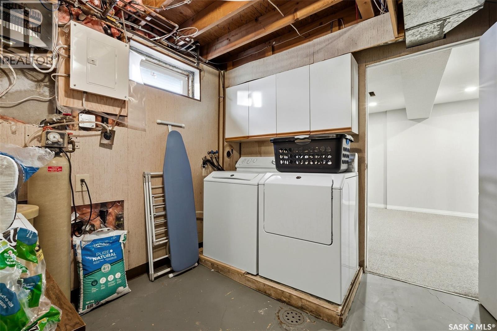 14 Joyce Crescent, Regina, SK - Indoor Photo Showing Laundry Room