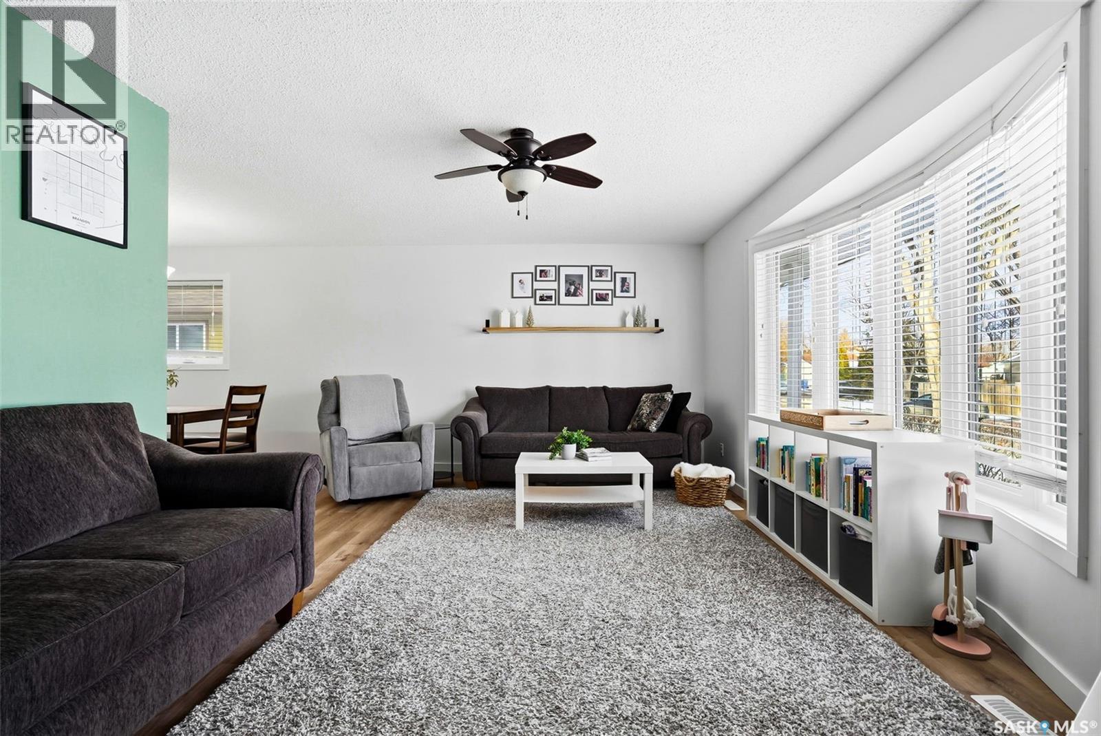 14 Joyce Crescent, Regina, SK - Indoor Photo Showing Living Room