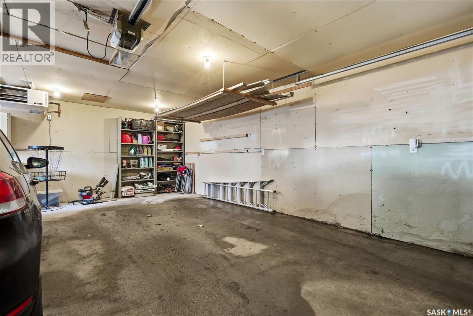 14 Joyce Crescent, Regina, SK - Indoor Photo Showing Garage