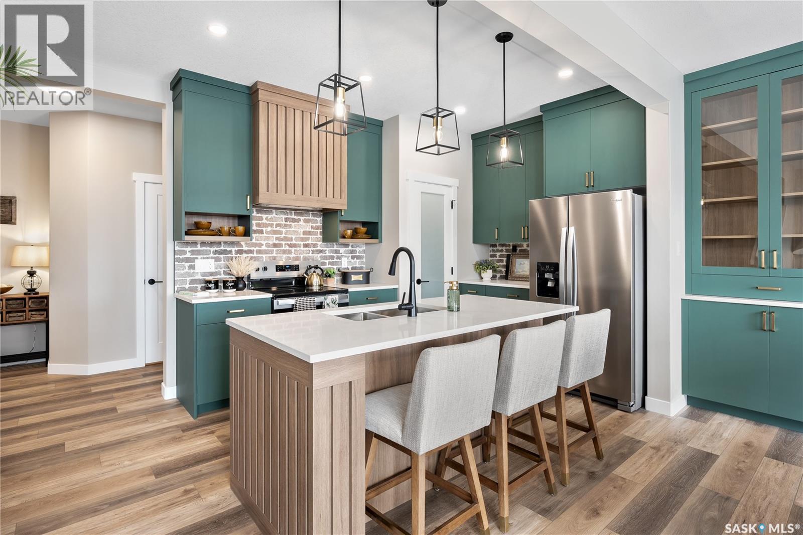 3016 Dumont Way, Regina, SK - Indoor Photo Showing Kitchen With Upgraded Kitchen