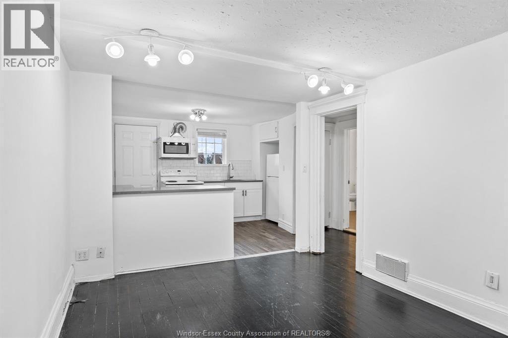 835 Moy Unit# Upper, Windsor, ON - Indoor Photo Showing Kitchen